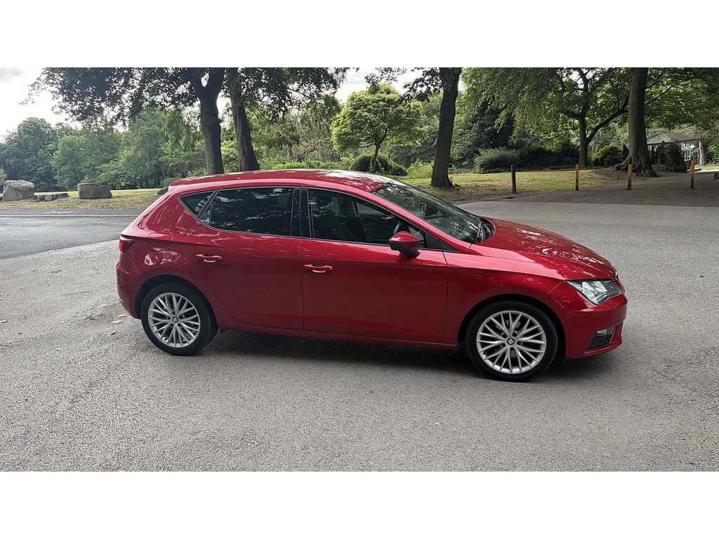Seat Leon Tsi Evo Se Dynamic AV69NFX Red