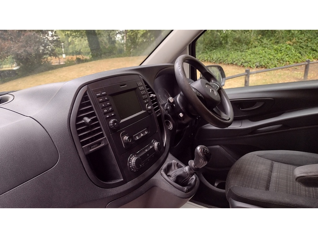 Mercedes-Benz Vito Panel Van White #14