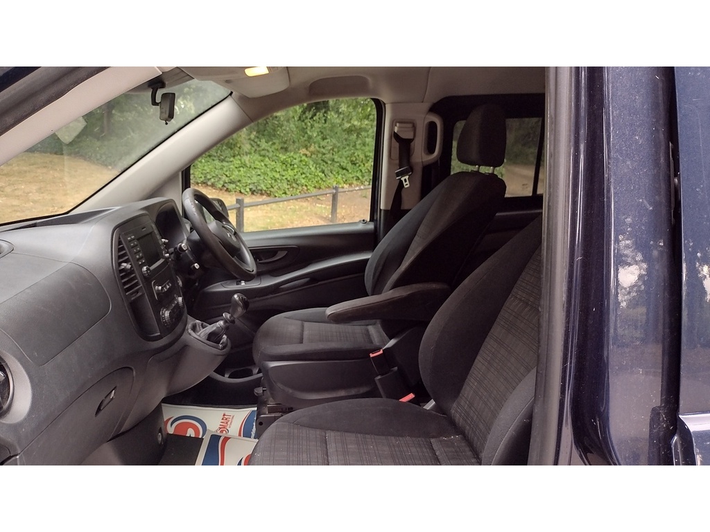 Mercedes-Benz Vito Panel Van White #15