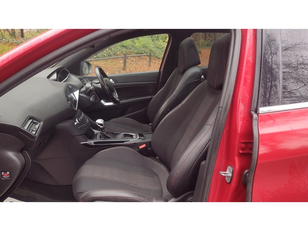 Peugeot 308 Active Red #17