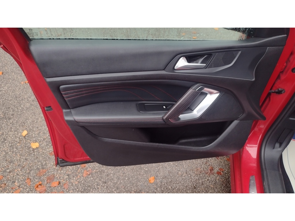 Peugeot 308 Active Red #16