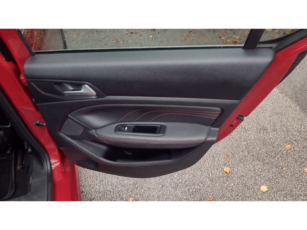 Peugeot 308 Active Red #10
