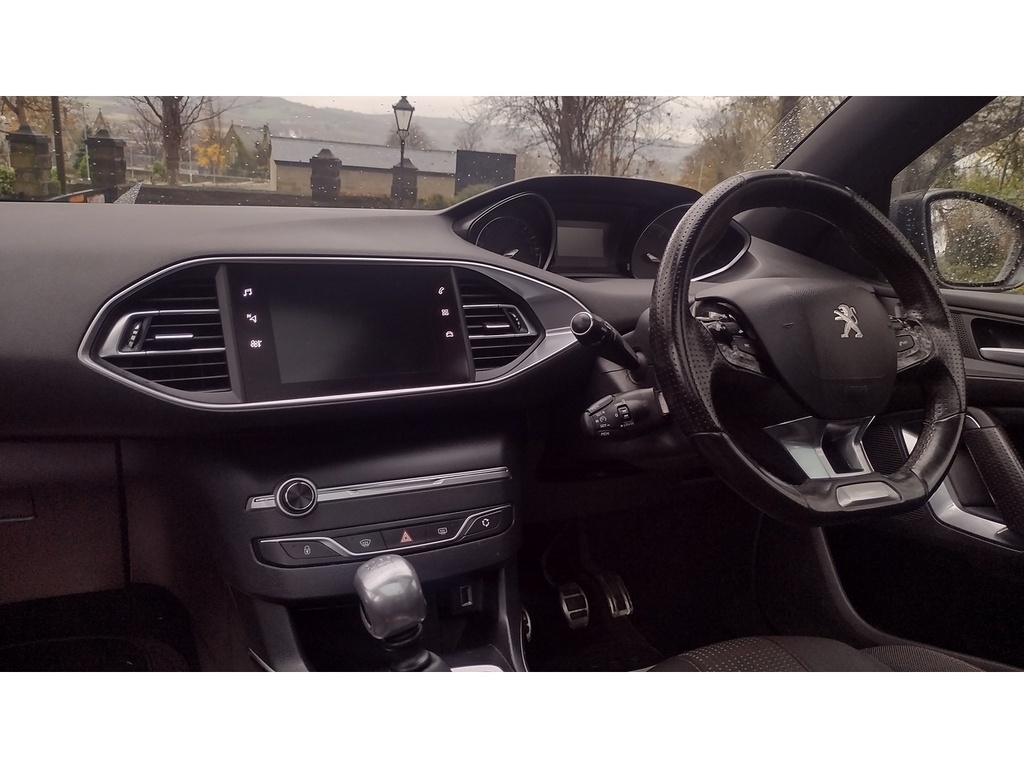 Peugeot 308 Active Red #12