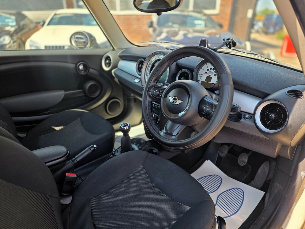 Mini Hatch 1.6 Cooper D Euro 5 Ss YX60XPV #4
