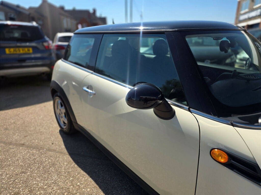 Mini Hatch 1.6 Cooper D Euro 5 Ss YX60XPV #2