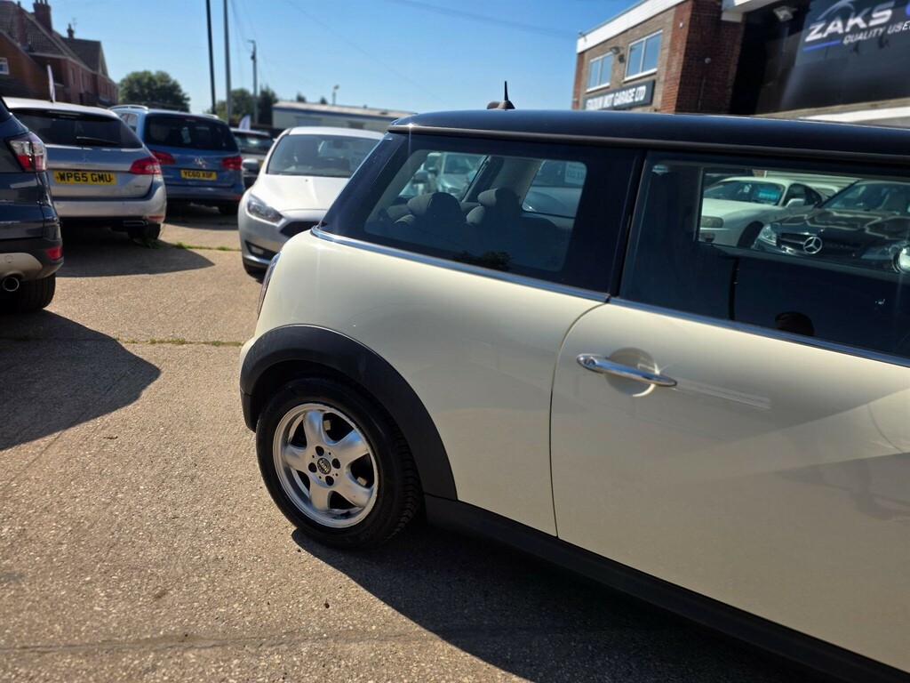 Mini Hatch 1.6 Cooper D Euro 5 Ss YX60XPV #3