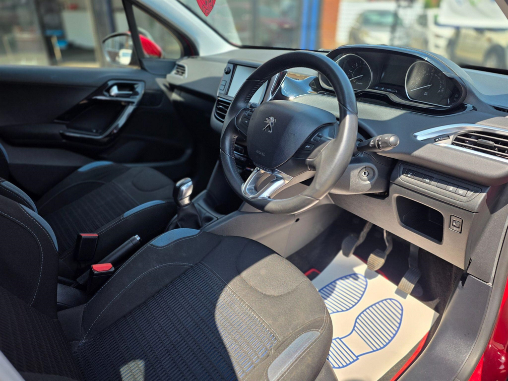 Peugeot 208 1.6 E-hdi Allure Euro 5 Ss KM64KWU  #4