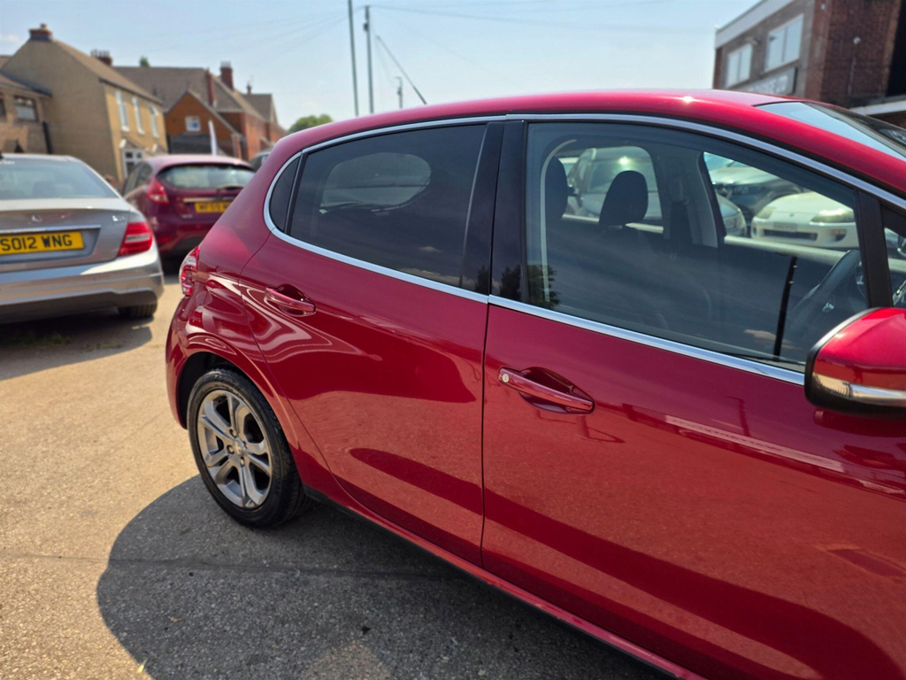 Peugeot 208 1.6 E-hdi Allure Euro 5 Ss KM64KWU  #3