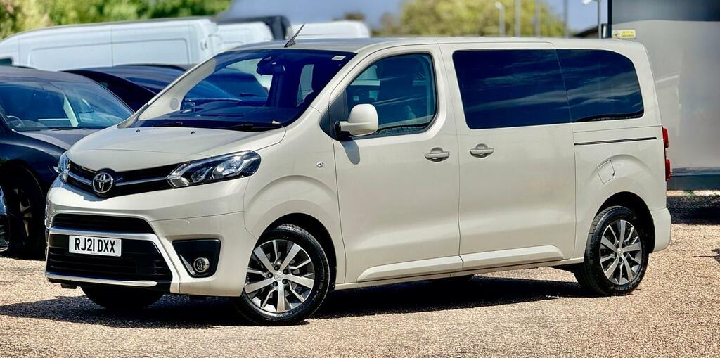 Toyota Proace Verso 2.0D Family Medium Mpv Mwb Euro 6 Ss Silver