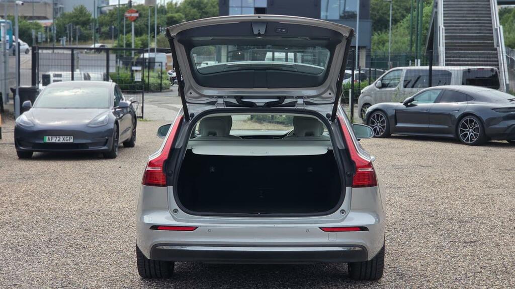 Volvo V60 2.0H T6 Recharge 18.8Kwh Plus Bright Awd Euro BU72HHB Silver #5