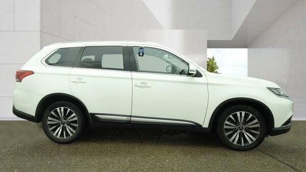 Mitsubishi Outlander Exceed White #5