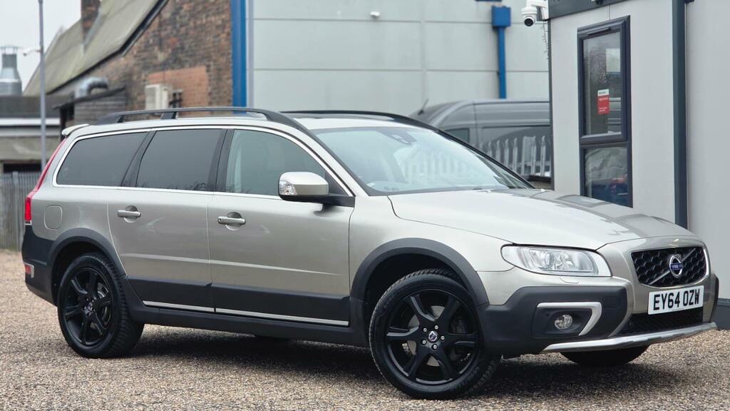 Volvo XC70 Se Lux Gold #2