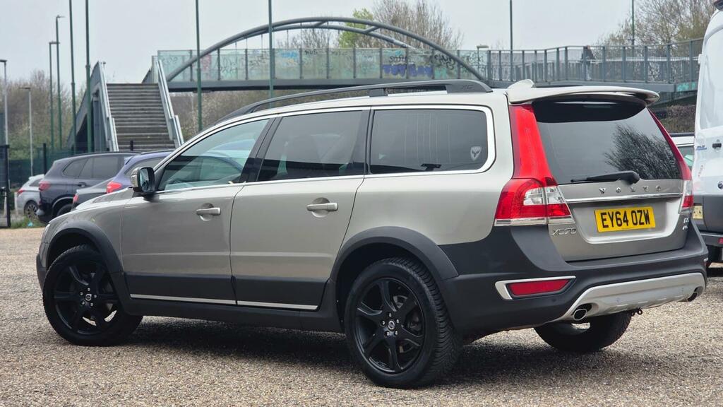 Volvo XC70 Se Lux Gold #5