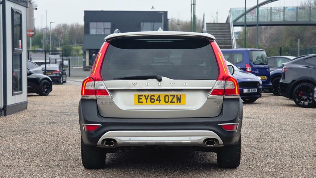 Volvo XC70 Se Lux Gold #4