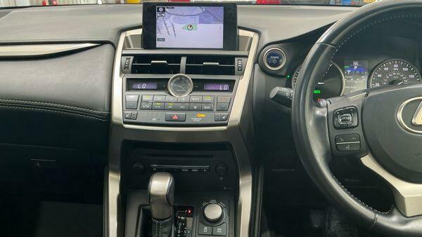 Lexus NX 2015 2.5 300H Premier 153 Bhp Silver #11