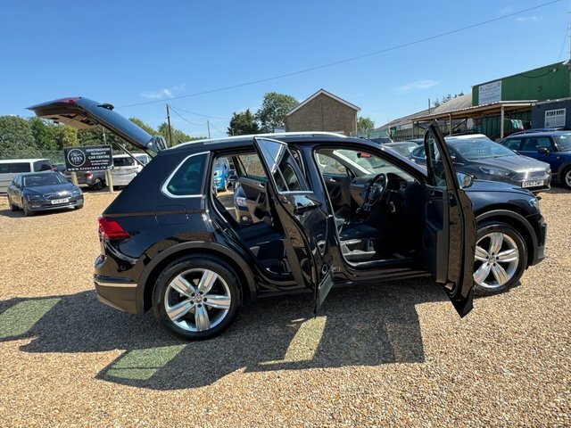 Volkswagen Tiguan Sel 2.0 Tdi 4Motion 150Ps 7-Speed Dsg White #9