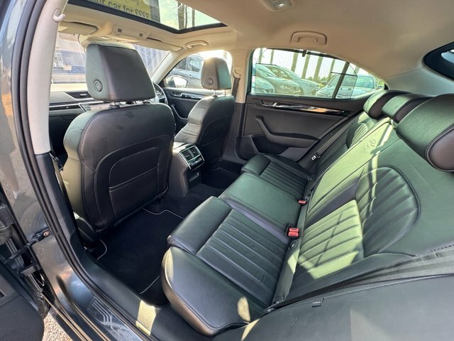 Skoda Superb Skoda Estate 2.0 Tdi Cr Sport Line Grey #40