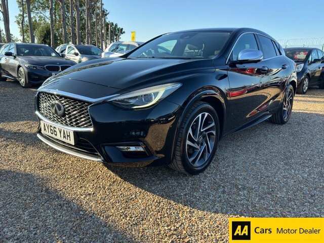 Infiniti Q30 1.5D City Black Edition Hatchback Manua AY66YAH Black #3