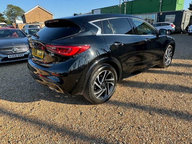 Infiniti Q30 1.5D City Black Edition Hatchback Manua AY66YAH Black #6