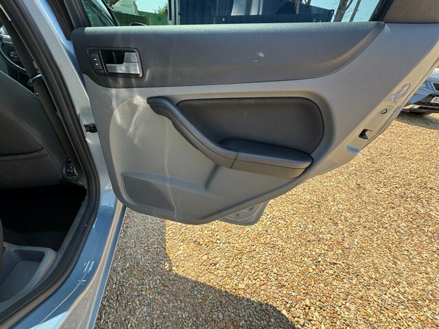 Ford Focus 1.6 Zetec Black #26