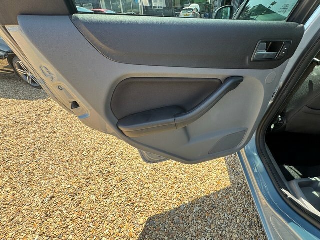 Ford Focus 1.6 Zetec Black #31