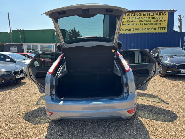 Ford Focus 1.6 Zetec Black #12