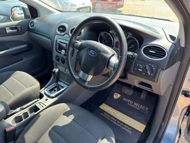 Ford Focus 1.6 Zetec Black #14