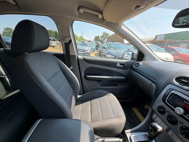 Ford Focus 1.6 Zetec Black #25