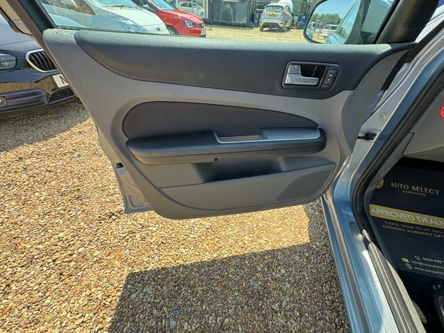 Ford Focus 1.6 Zetec Black #33