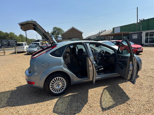 Ford Focus 1.6 Zetec Black #10