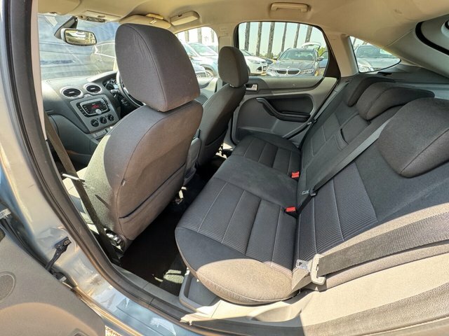 Ford Focus 1.6 Zetec Black #29