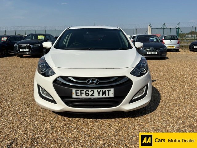 Hyundai I30 1.4 Active Hatchback Euro 5 100 White #2