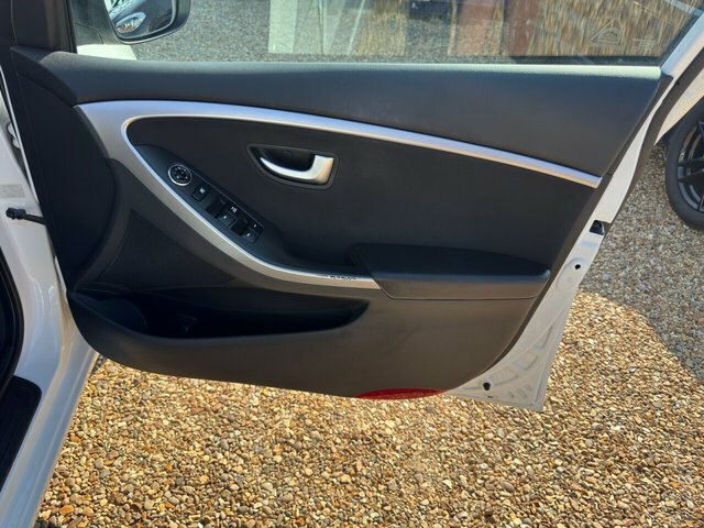Hyundai I30 Crdi Style Nav Blue Drive Silver #15