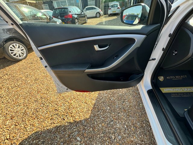 Hyundai I30 Crdi Style Nav Blue Drive Silver #26