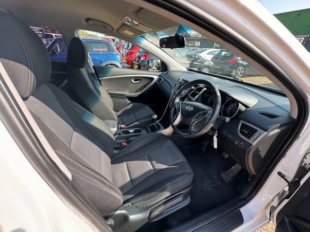 Hyundai I30 Crdi Style Nav Blue Drive Silver #16