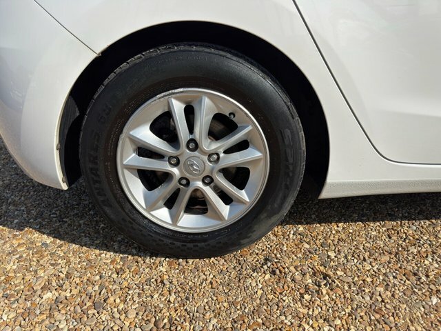 Hyundai I30 Crdi Style Nav Blue Drive Silver #29