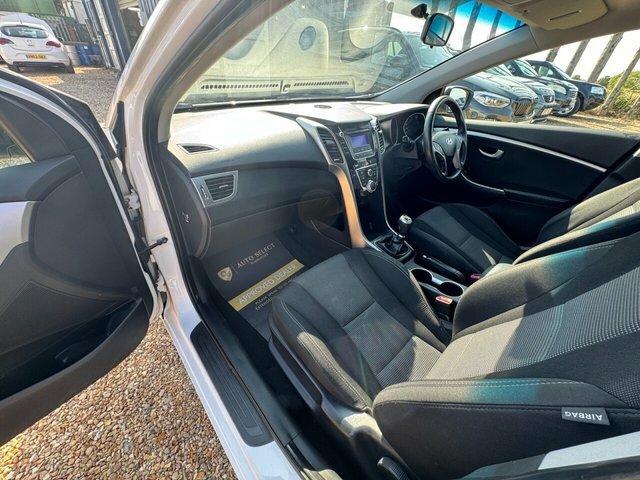 Hyundai I30 Crdi Style Nav Blue Drive Silver #25