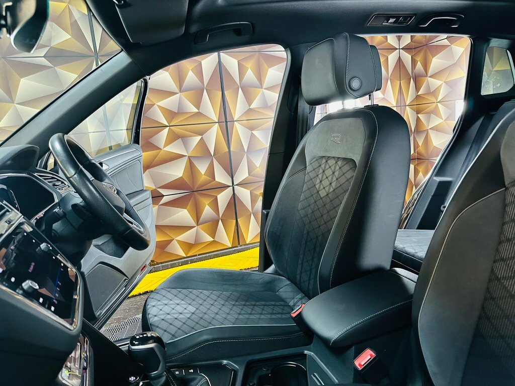 Volkswagen Tiguan 1.5L Black Edition YE24AON Black #5