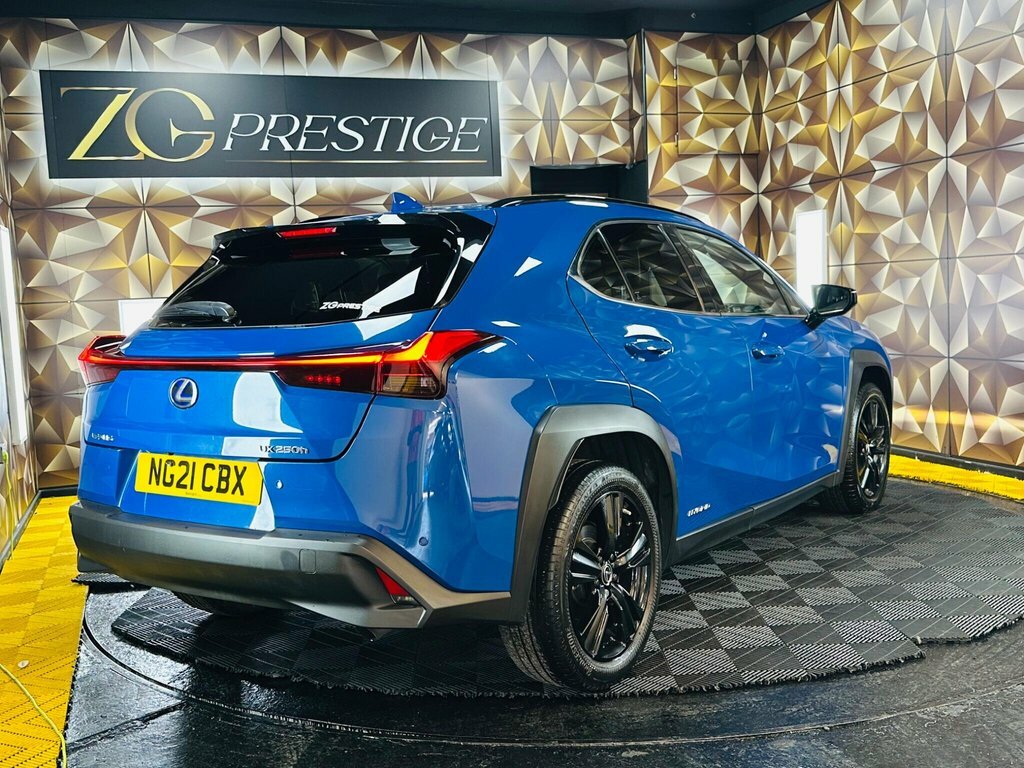 Lexus UX Premium Plus Pack Green #31