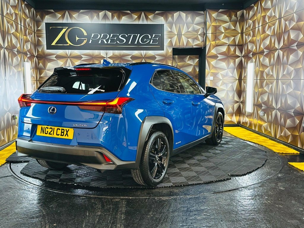 Lexus UX Premium Plus Pack Green #19