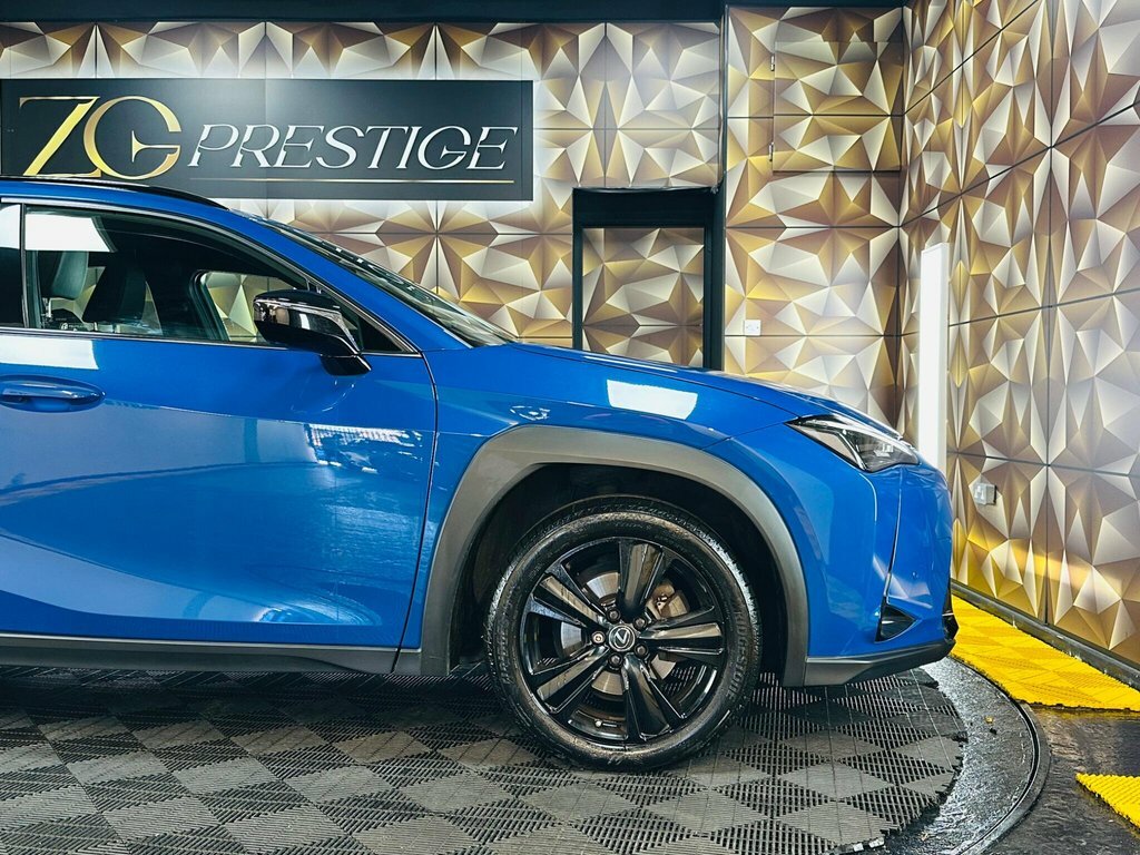 Lexus UX Premium Plus Pack Green #26
