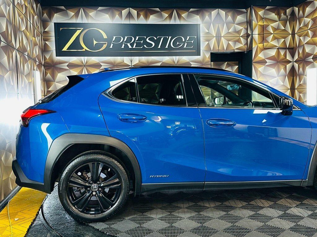 Lexus UX Premium Plus Pack Green #24