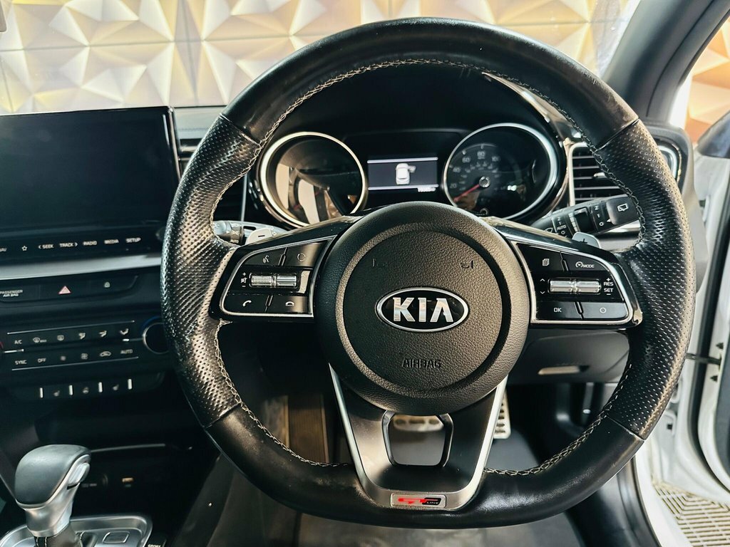 Kia Proceed 1.5 Gt-line Isg 158 Bhp 10-Inch Touchscreen, Sa White #40