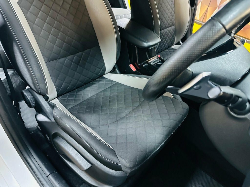 Kia Proceed 1.5 Gt-line Isg 158 Bhp 10-Inch Touchscreen, Sa White #65