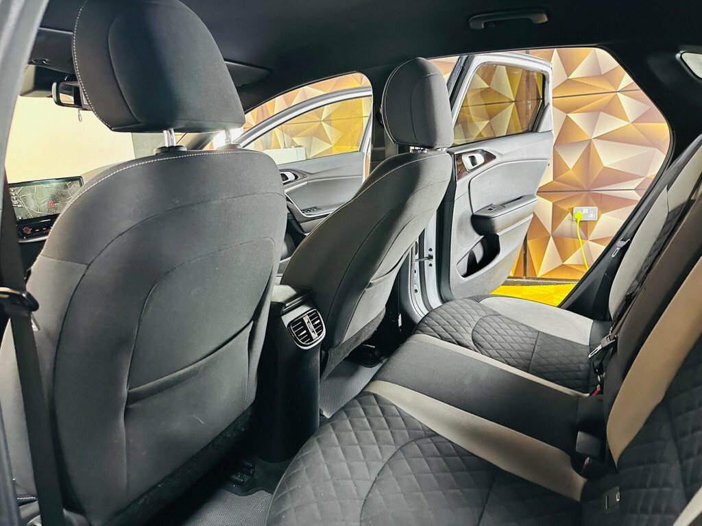 Kia Proceed 1.5 Gt-line Isg 158 Bhp 10-Inch Touchscreen, Sa White #58