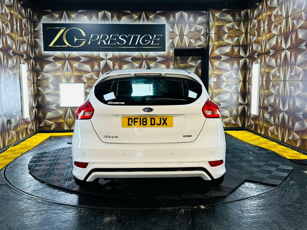 Ford Focus 1L St-line X DF18DJX White #4