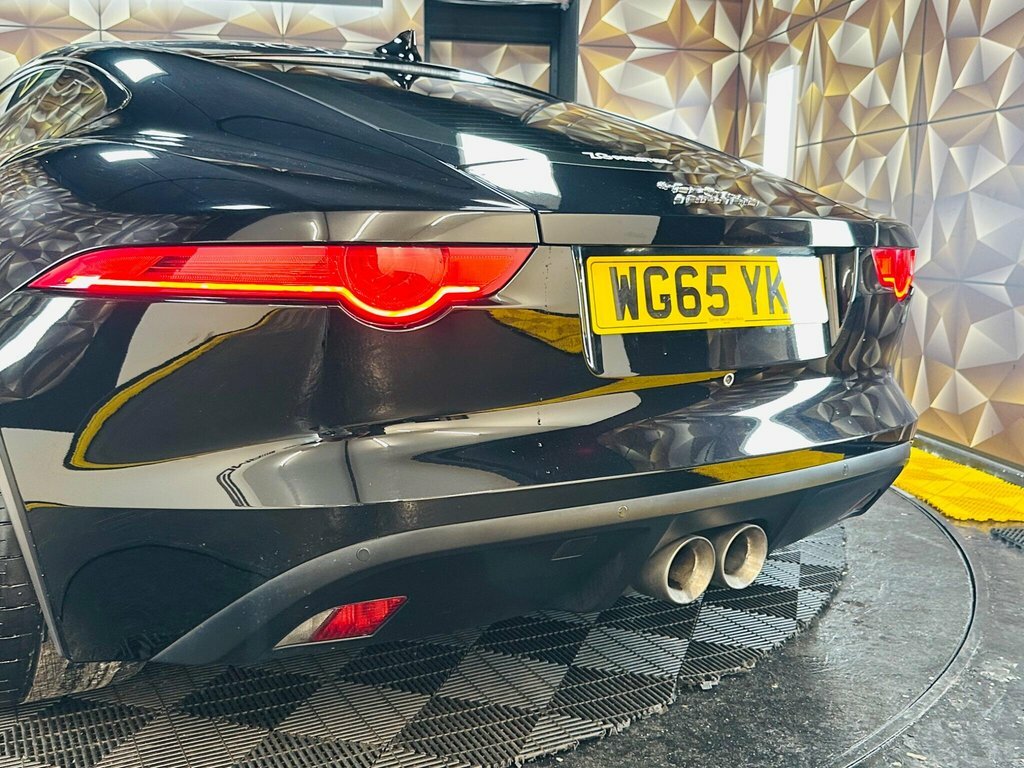 Jaguar F-Type V8 R Convertible Black #32