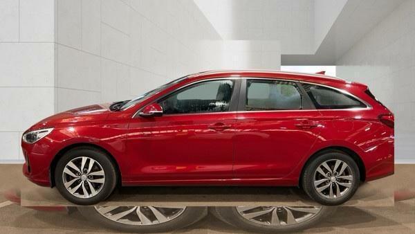 Hyundai I30 Se Nav Red #3