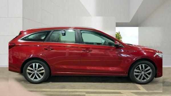 Hyundai I30 Se Nav Red #4