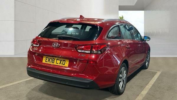 Hyundai I30 Se Nav Red #5